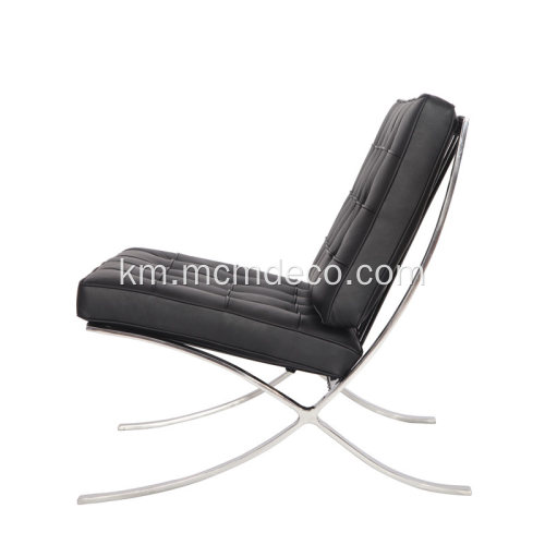 កៅអីស្បែកខ្មៅម៉ាក Knoll Barcelona ជាមួយអូតូម៉ង់